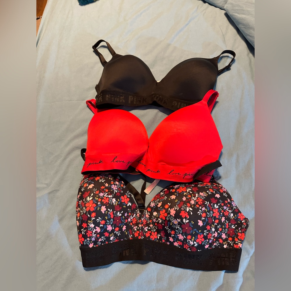 Victoria Secret bra Bundle (3) in size 34DD.